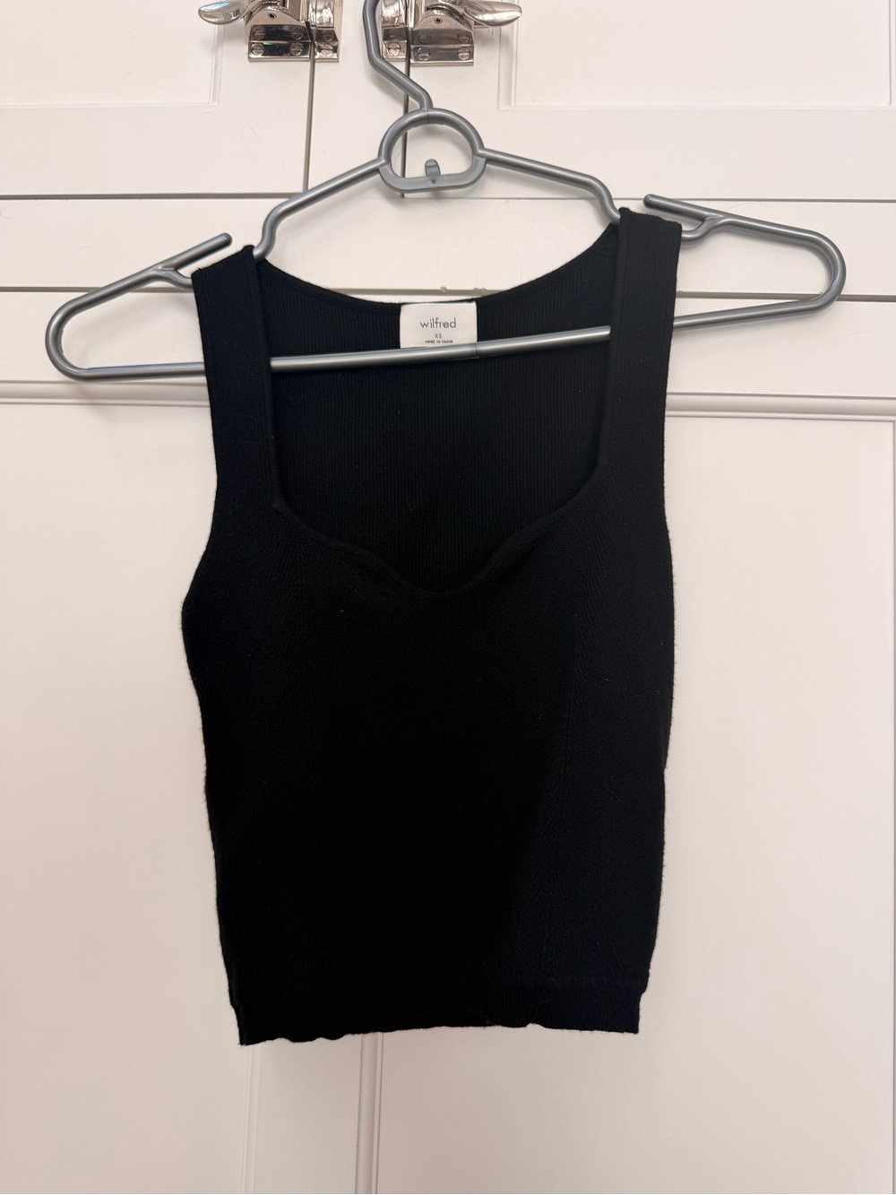Aritzia Wilfred Black Tank Top with V neck detail on neckline